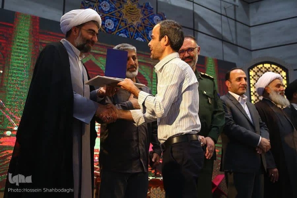 خبرنگار ایکنا در جشنواره سراسری قرآن وزارت علوم تجلیل شد