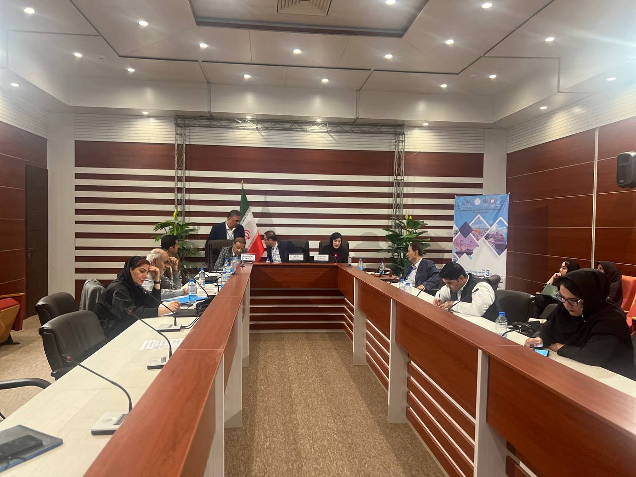 آغاز پنل تخصصی «گردشگری ساحلی و دریایی در چابهار»؛ واکاوی آینده گردشگری کشور با رویکرد اقتصاد دریامحور